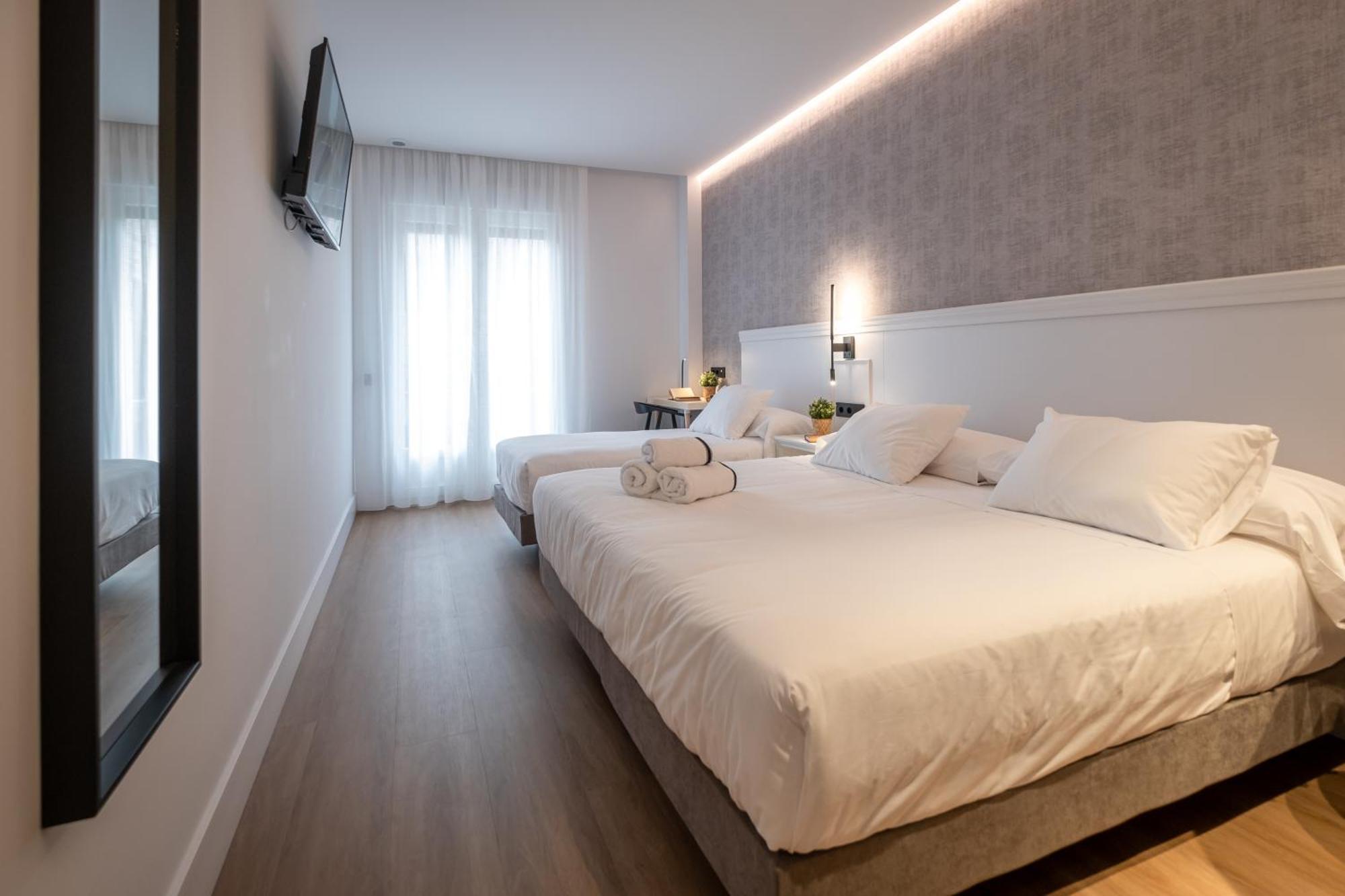 Principe De Vergara Rooms Lujo En El Centro De ログローニョ エクステリア 写真